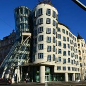 Prague : La maison dansante (Architectes : Frank Gehry et Vlado Milunic